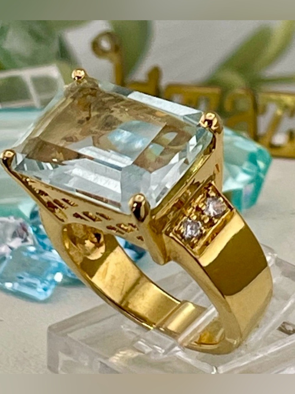 10.17ct Aquamarine Sapphire Ring 18k yellow Gold on 925 ring East West
